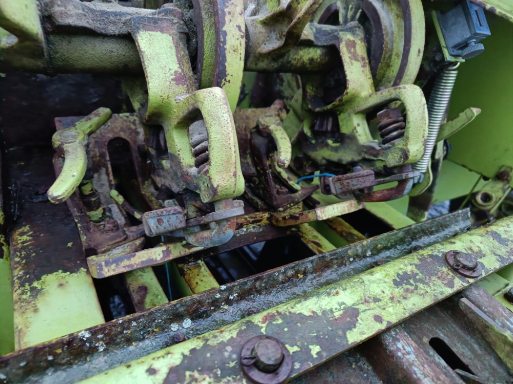 CLAAS Markant 50 sitoja - 정사각 베일러 : 사진 4 CLAAS Markant 50 sitoja - 정사각 베일러 : 사진 4