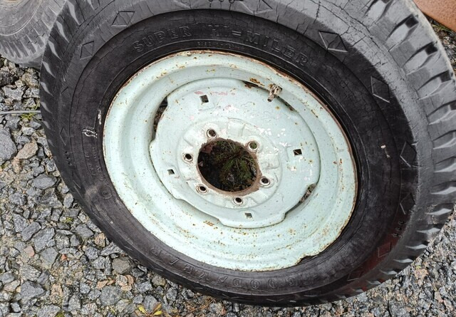 Fordson Diesel Major eturenkaat - 타이어 장궤형 트랙터 용 : 사진 4 Fordson Diesel Major eturenkaat - 타이어 장궤형 트랙터 용 : 사진 4