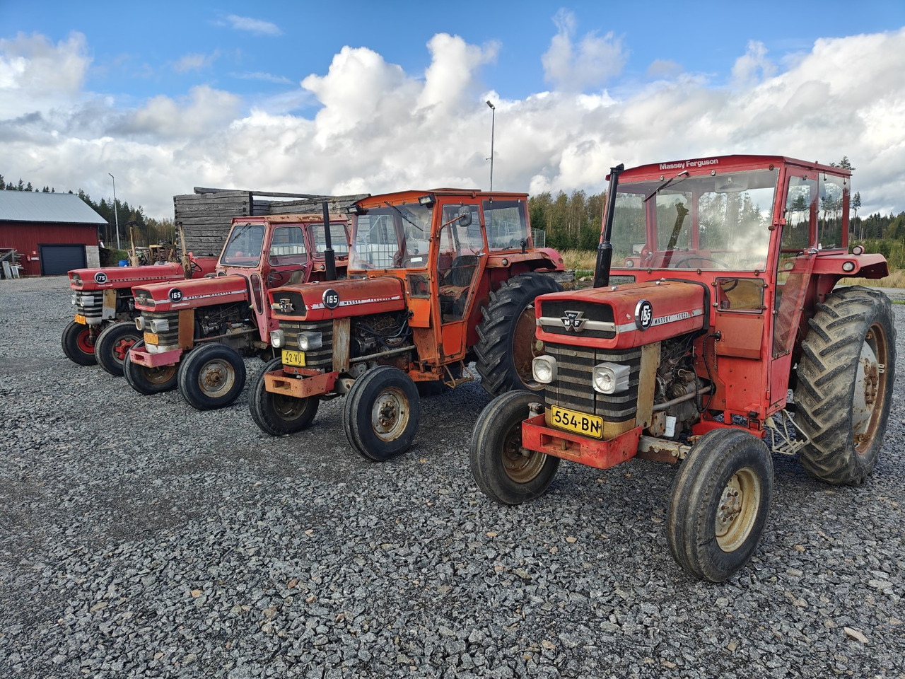 MASSEY FERGUSON 165, 165S ja 175 traktoreita 4 kpl / 4pcs - 장궤형 트랙터 : 사진 2 MASSEY FERGUSON 165, 165S ja 175 traktoreita 4 kpl / 4pcs - 장궤형 트랙터 : 사진 2