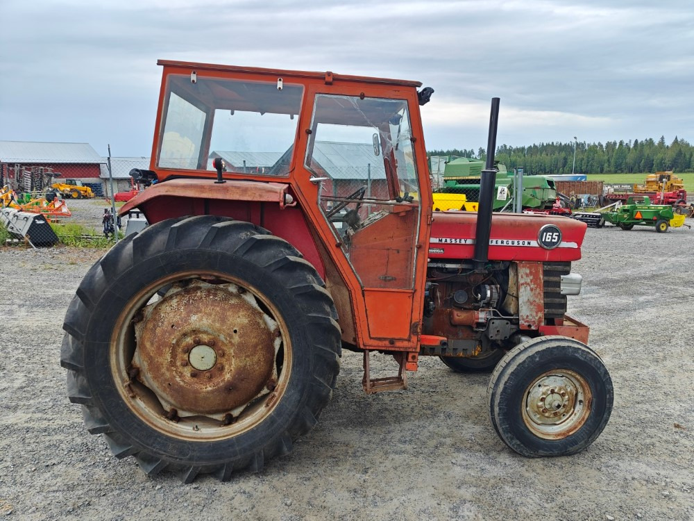MASSEY FERGUSON 165S traktori, katso video! - 장궤형 트랙터 : 사진 3 MASSEY FERGUSON 165S traktori, katso video! - 장궤형 트랙터 : 사진 3