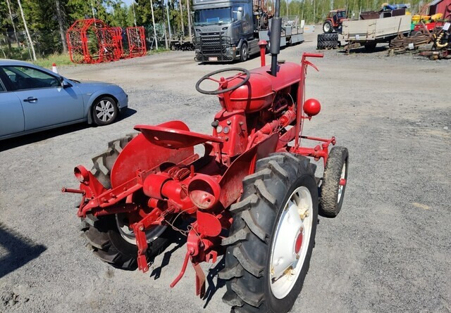 Massey Harris Traktori - bensiini - 장궤형 트랙터 : 사진 5 Massey Harris Traktori - bensiini - 장궤형 트랙터 : 사진 5