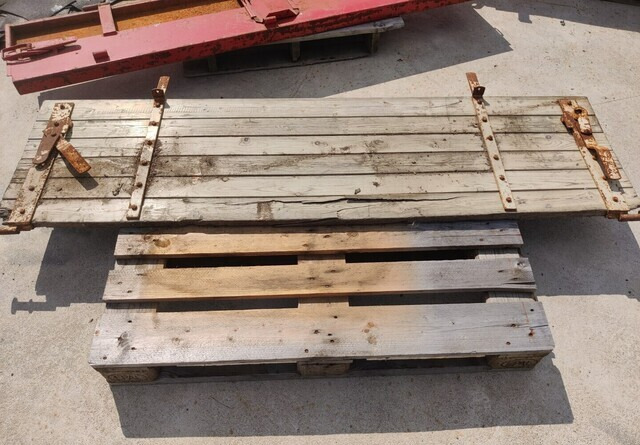 Peräkärryn laita - K 54cm - L 195cm - puinen - 보디 및 외관 농장 티핑 트레일러/ 덤프 용 : 사진 2 Peräkärryn laita - K 54cm - L 195cm - puinen - 보디 및 외관 농장 티핑 트레일러/ 덤프 용 : 사진 2