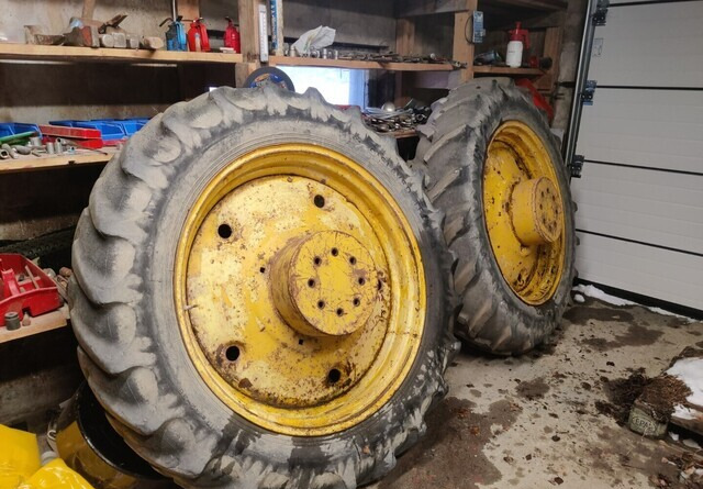 Traktorin renkaat 13.6/12x38 vanteilla - 타이어 장궤형 트랙터 용 : 사진 3 Traktorin renkaat 13.6/12x38 vanteilla - 타이어 장궤형 트랙터 용 : 사진 3