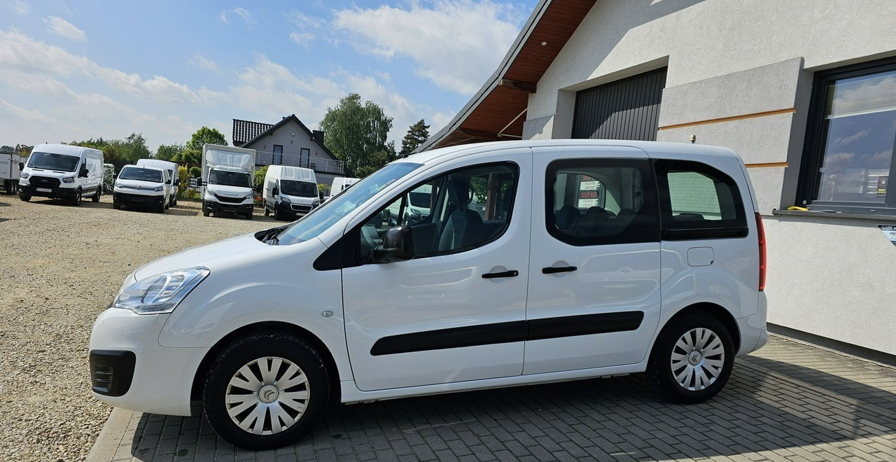 Citroen Berlingo II 5 -osobowy - 차량 : 사진 4 Citroen Berlingo II 5 -osobowy - 차량 : 사진 4