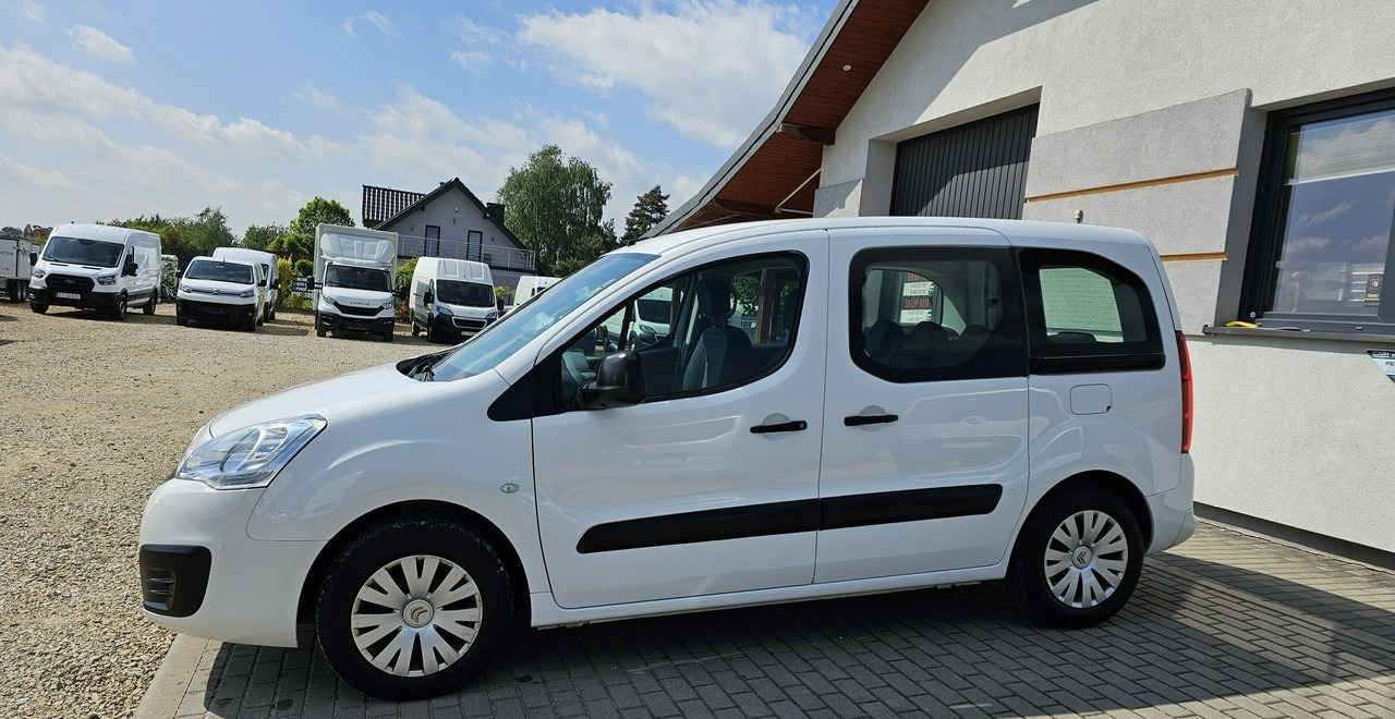 Peugeot Partner II 5 -osobowy - 차량 : 사진 5 Peugeot Partner II 5 -osobowy - 차량 : 사진 5