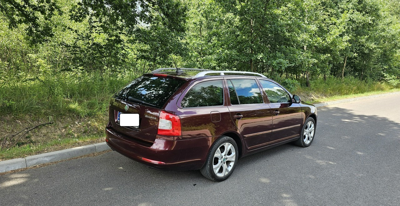 Skoda Octavia II bogate wyposażenie *niski przebieg*FV vat 23%* - 차량 : 사진 4 Skoda Octavia II bogate wyposażenie *niski przebieg*FV vat 23%* - 차량 : 사진 4