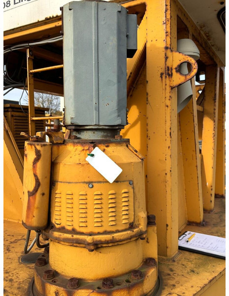 Liebherr 140EC-H6 - 타워 크레인 : 사진 3 Liebherr 140EC-H6 - 타워 크레인 : 사진 3