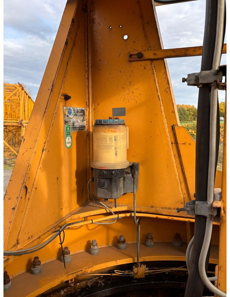 Liebherr 140EC-H6 - 타워 크레인 : 사진 5 Liebherr 140EC-H6 - 타워 크레인 : 사진 5