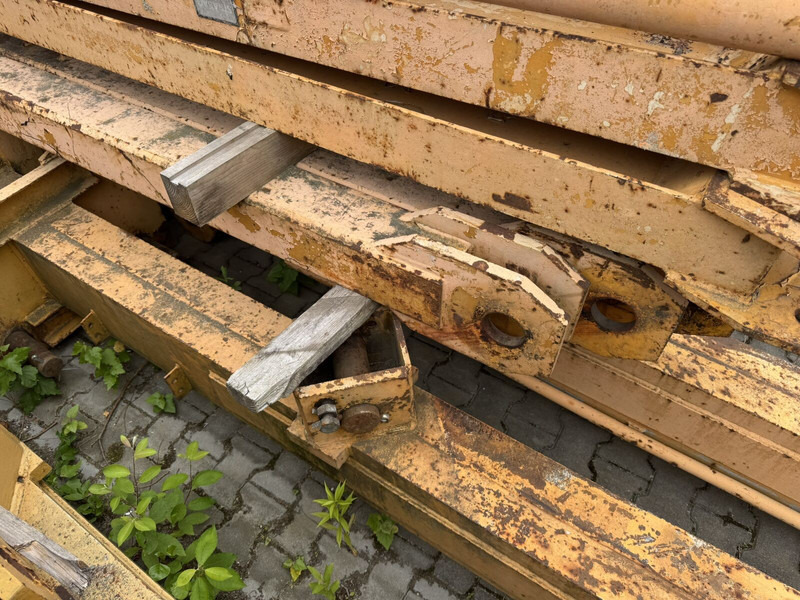 Liebherr 185/200HC Undercarriage 6x6 + 2x A block - 타워 크레인 : 사진 4 Liebherr 185/200HC Undercarriage 6x6 + 2x A block - 타워 크레인 : 사진 4