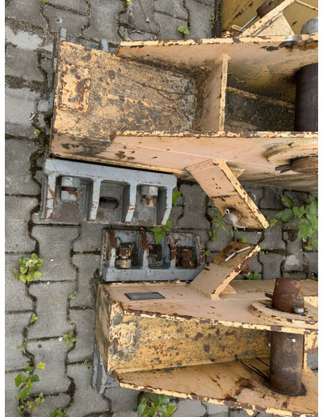 Liebherr 185/200HC Undercarriage 6x6 + 2x A block - 타워 크레인 : 사진 2 Liebherr 185/200HC Undercarriage 6x6 + 2x A block - 타워 크레인 : 사진 2