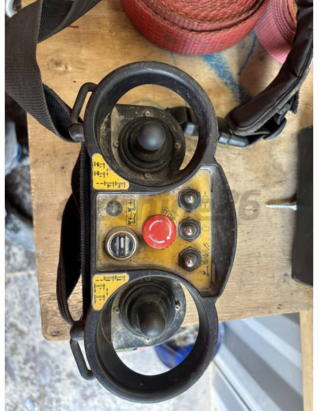 Liebherr 63K, 1994, 43m jib, radio control - 타워 크레인 : 사진 5 Liebherr 63K, 1994, 43m jib, radio control - 타워 크레인 : 사진 5