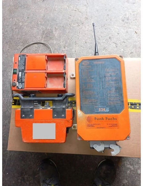 Liebherr HBC radio control 32K/35K/42K/50K/63K - 타워 크레인 : 사진 1 Liebherr HBC radio control 32K/35K/42K/50K/63K - 타워 크레인 : 사진 1