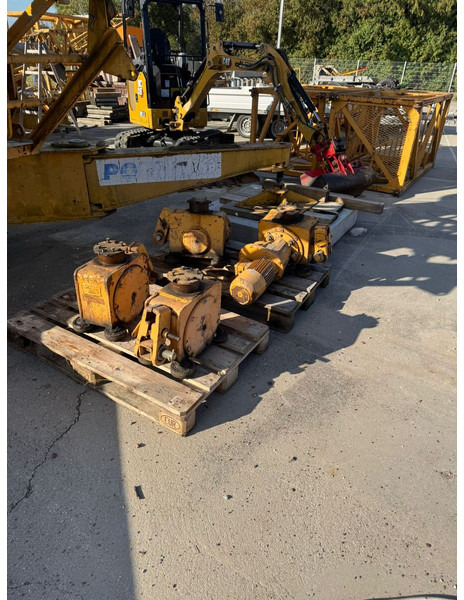 Liebherr driven boogies - 35/50/63K - 자립형 크레인 : 사진 1 Liebherr driven boogies - 35/50/63K - 자립형 크레인 : 사진 1