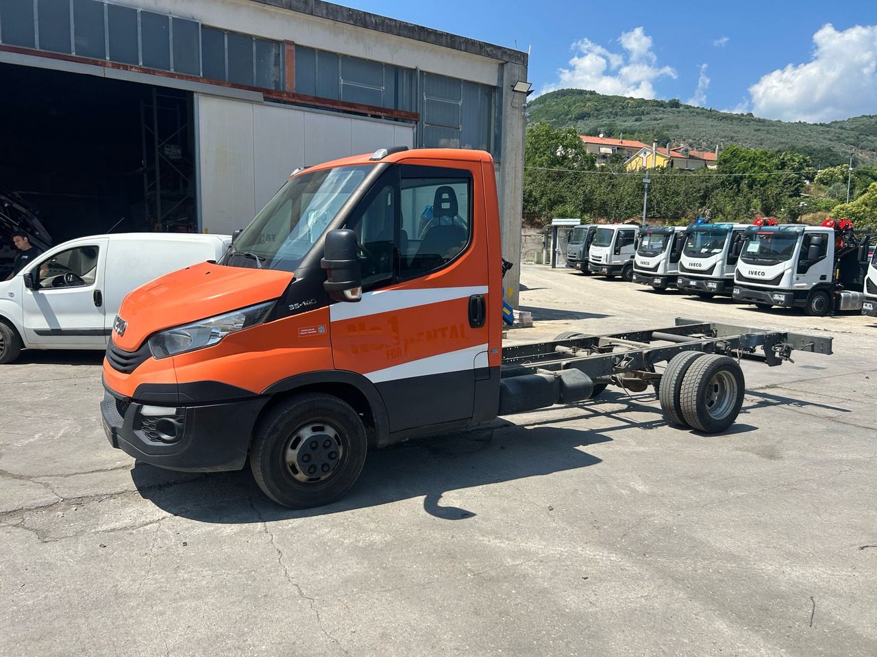 IVECO DAILY 35-140 - 플랫베드 밴 : 사진 1 IVECO DAILY 35-140 - 플랫베드 밴 : 사진 1