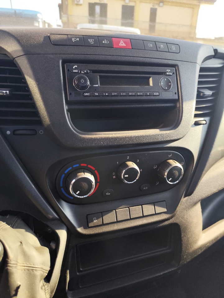 IVECO DAILY 35C15 - 크레인 트럭, 덤프 밴 : 사진 5 IVECO DAILY 35C15 - 크레인 트럭, 덤프 밴 : 사진 5