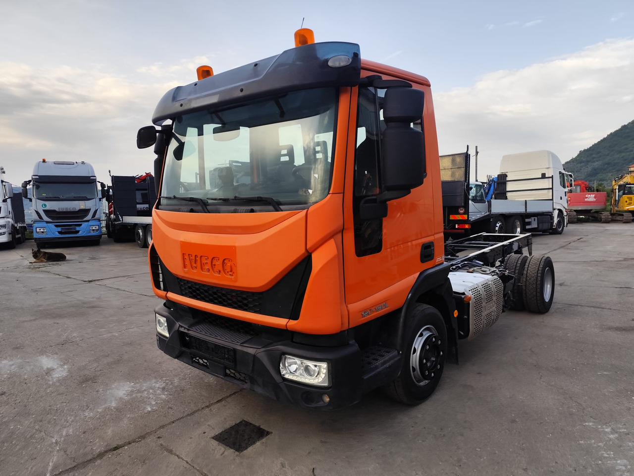 IVECO EUROCARGO 120-190L - 크레인 트럭 : 사진 1 IVECO EUROCARGO 120-190L - 크레인 트럭 : 사진 1