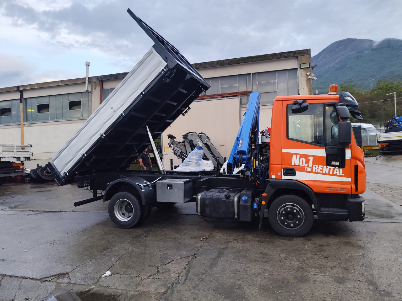 IVECO EUROCARGO 120-90L - 크레인 트럭, 덤프트럭 : 사진 5 IVECO EUROCARGO 120-90L - 크레인 트럭, 덤프트럭 : 사진 5