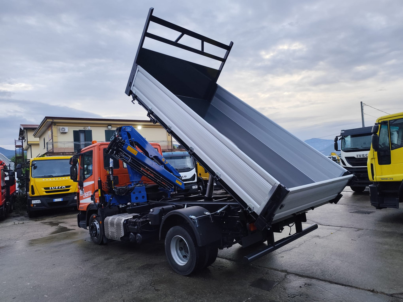IVECO EUROCARGO 120-90L - 크레인 트럭, 덤프트럭 : 사진 3 IVECO EUROCARGO 120-90L - 크레인 트럭, 덤프트럭 : 사진 3