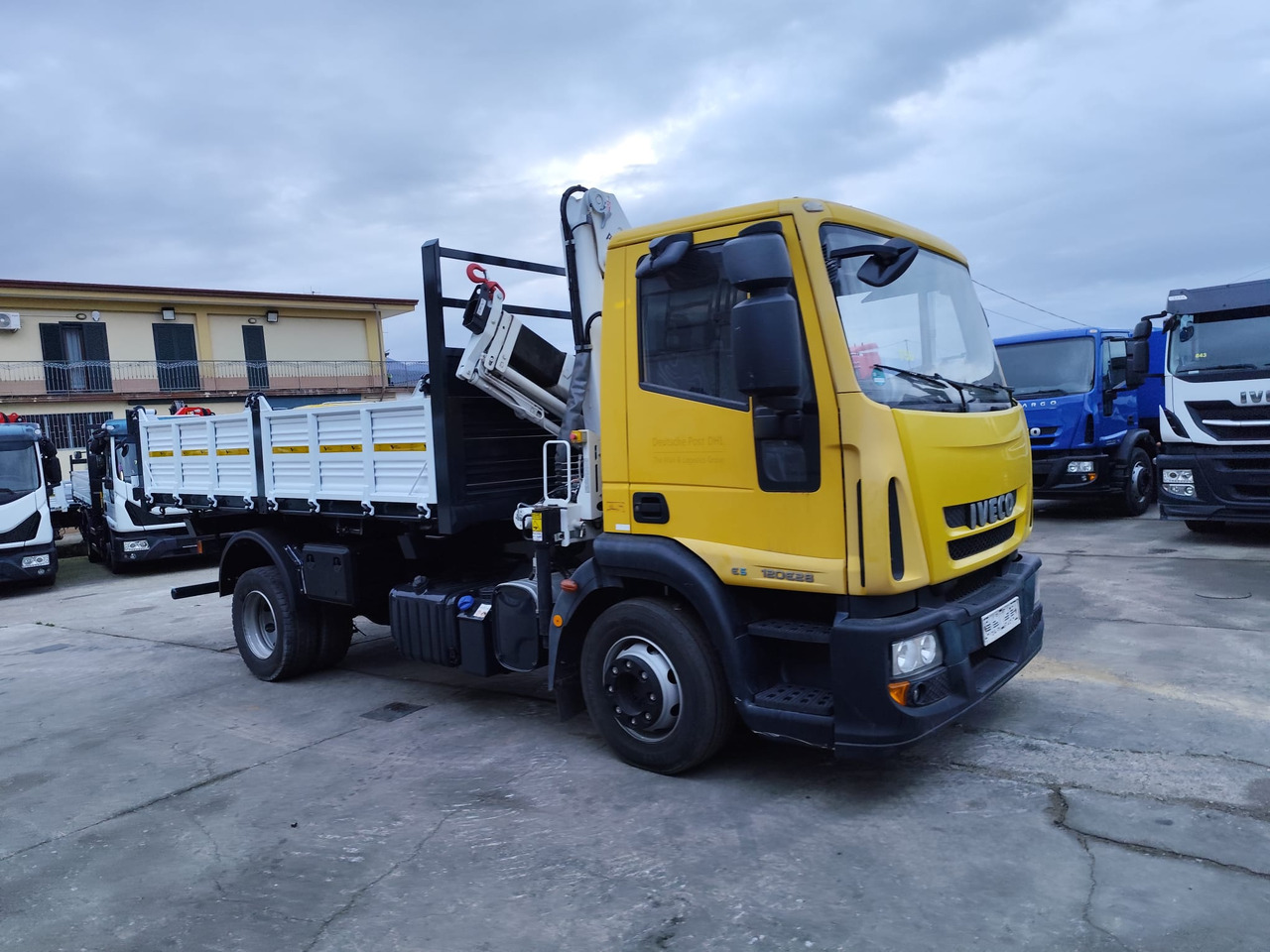 크레인 트럭, 덤프트럭 IVECO EUROCARGO 120E28P : 사진 47 크레인 트럭, 덤프트럭 IVECO EUROCARGO 120E28P : 사진 47