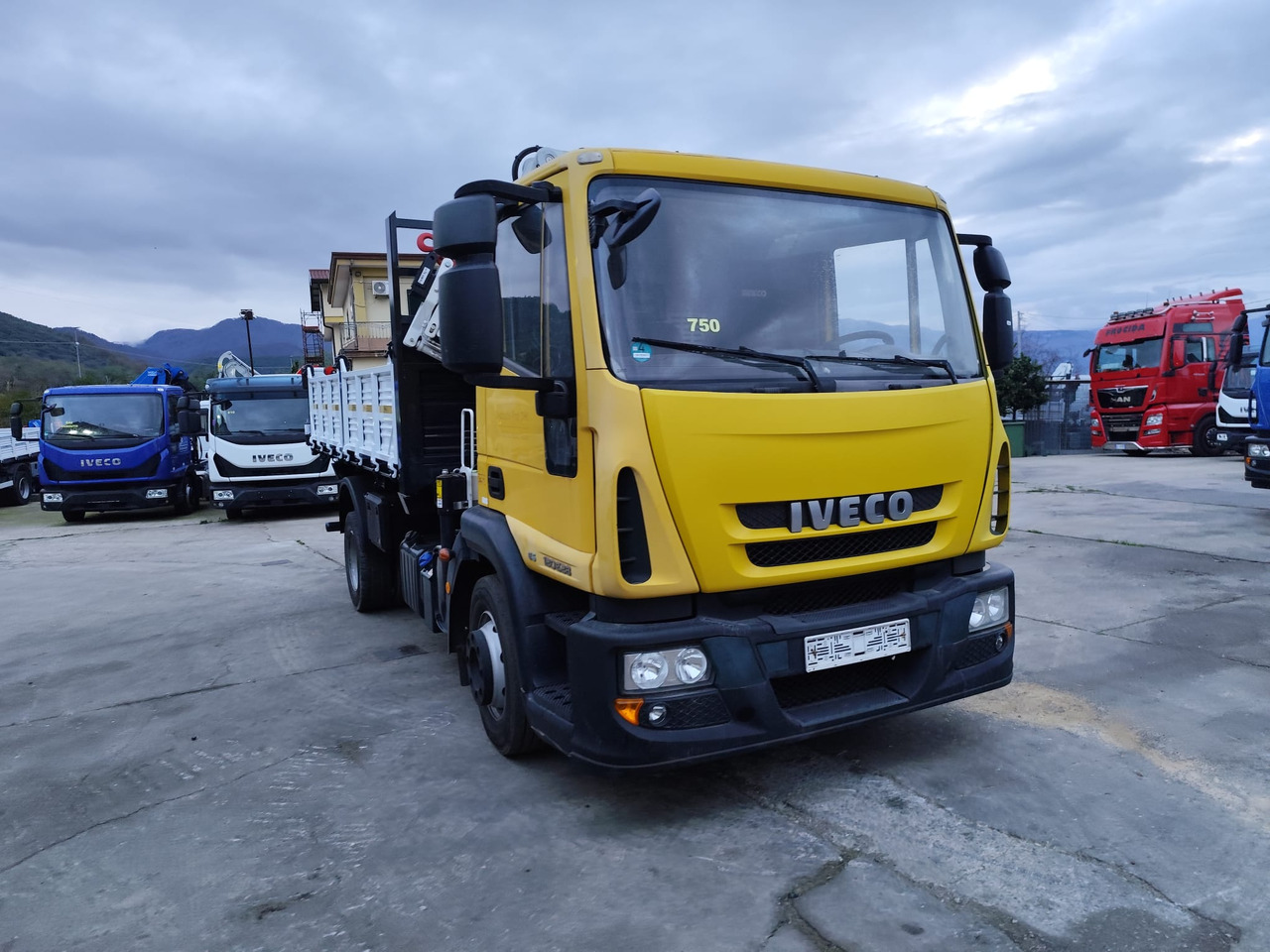크레인 트럭, 덤프트럭 IVECO EUROCARGO 120E28P : 사진 48 크레인 트럭, 덤프트럭 IVECO EUROCARGO 120E28P : 사진 48