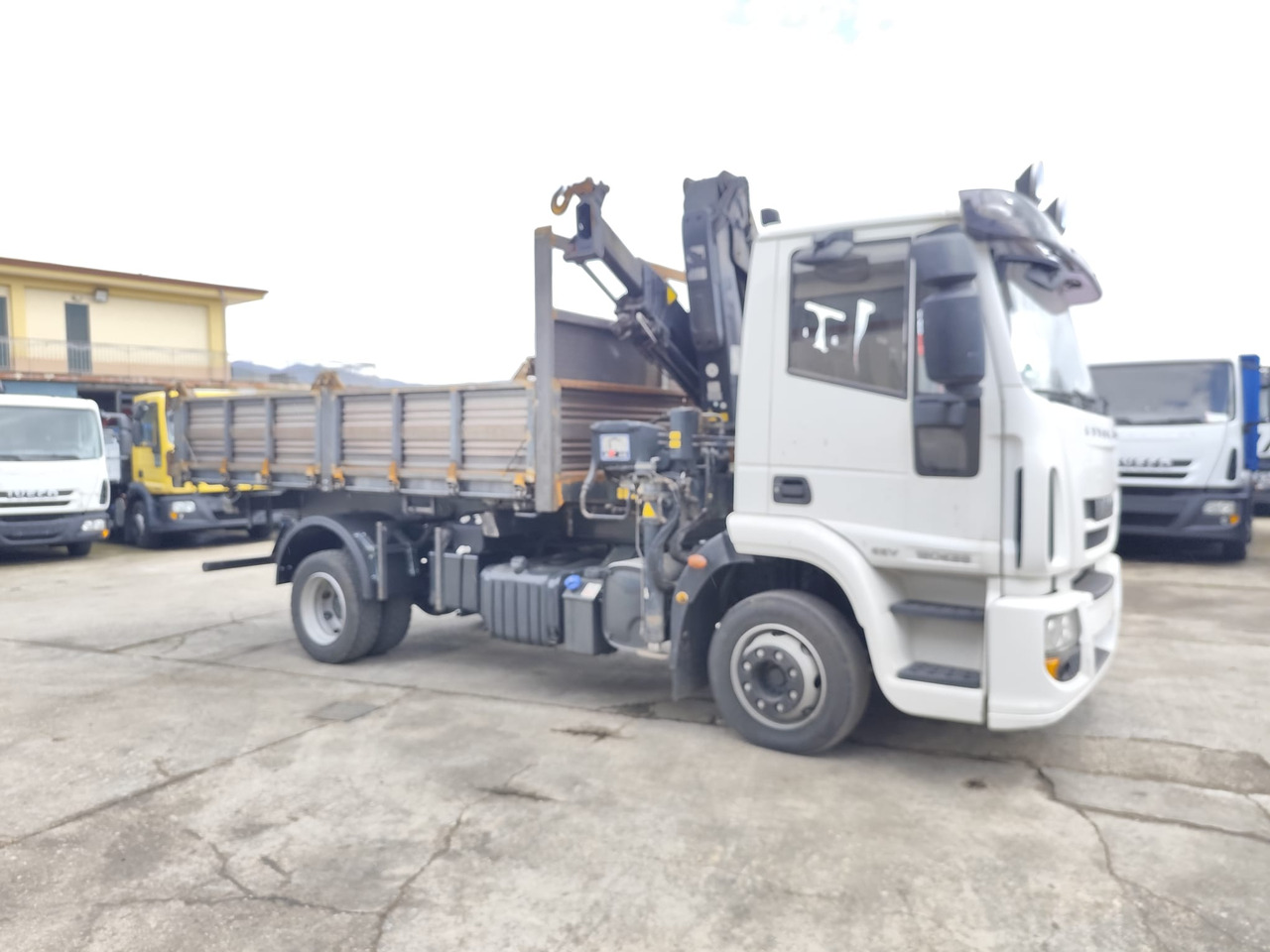 리스 IVECO EUROCARGO 120E28 IVECO EUROCARGO 120E28 : 사진 24