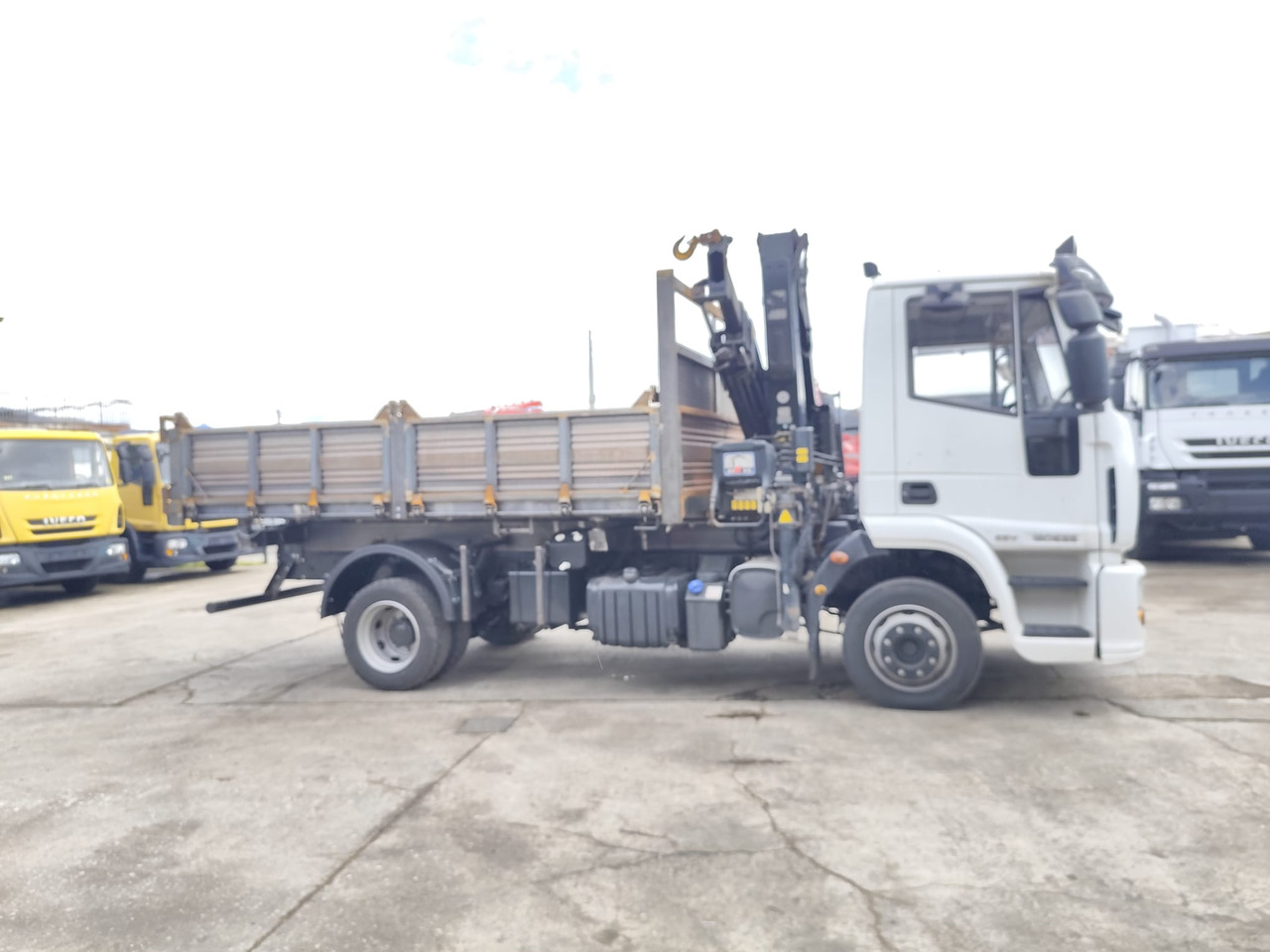 리스 IVECO EUROCARGO 120E28 IVECO EUROCARGO 120E28 : 사진 23