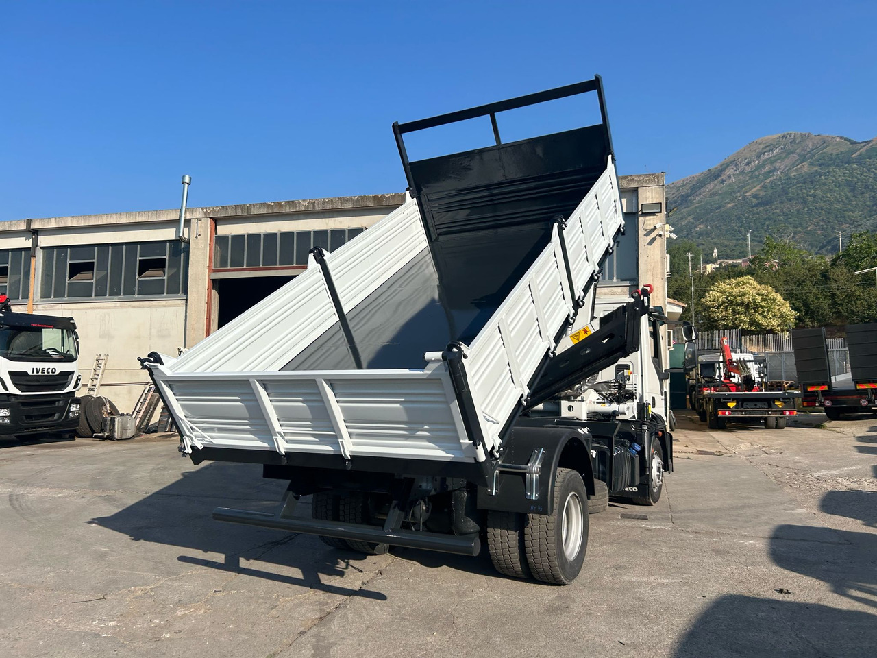 리스 IVECO EUROCARGO 140-250 IVECO EUROCARGO 140-250 : 사진 16