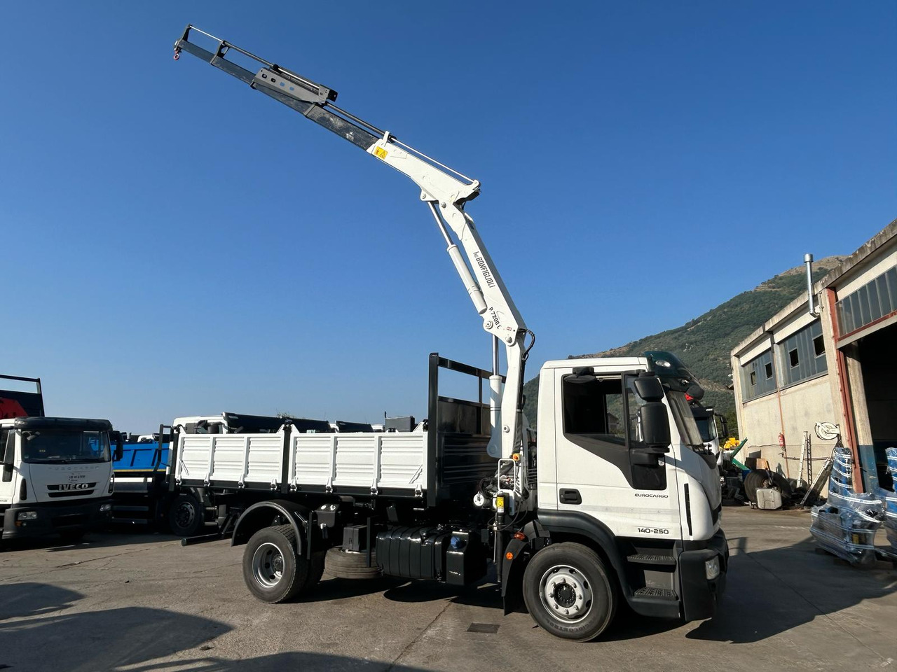 리스 IVECO EUROCARGO 140-250 IVECO EUROCARGO 140-250 : 사진 41