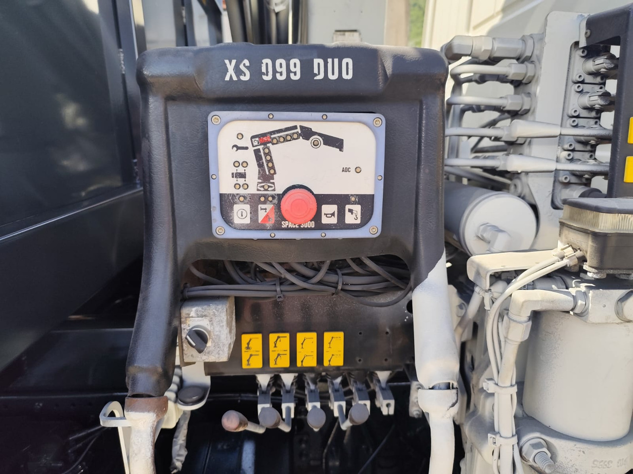 IVECO EUROCARGO 140-250 - 크레인 트럭 : 사진 2 IVECO EUROCARGO 140-250 - 크레인 트럭 : 사진 2