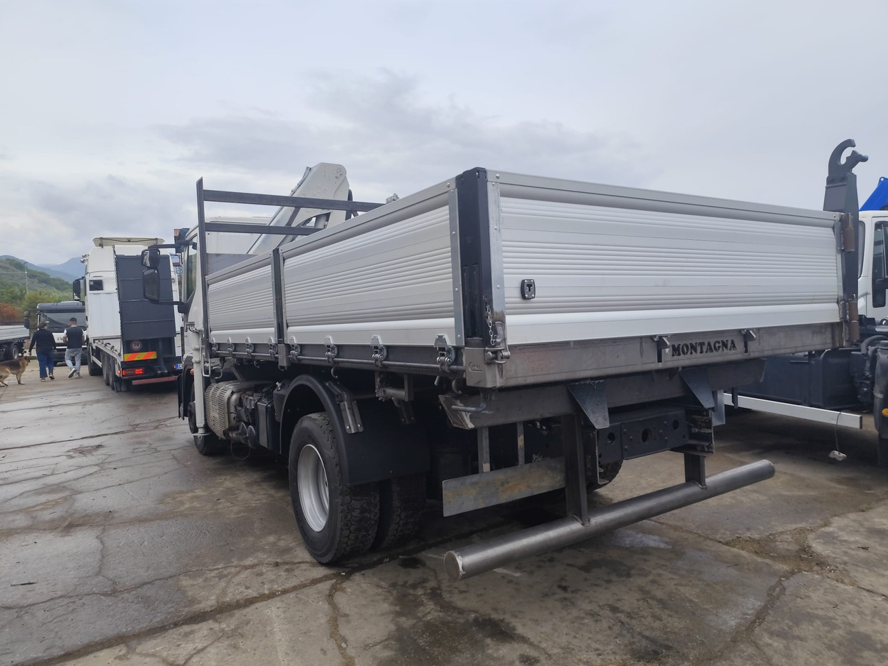 IVECO EUROCARGO 140-250 - 크레인 트럭 : 사진 3 IVECO EUROCARGO 140-250 - 크레인 트럭 : 사진 3