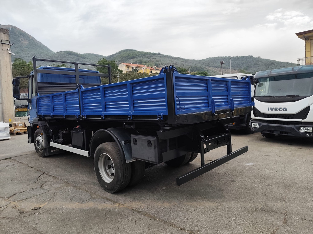 IVECO EUROCARGO 140E25 - 덤프트럭 : 사진 5 IVECO EUROCARGO 140E25 - 덤프트럭 : 사진 5