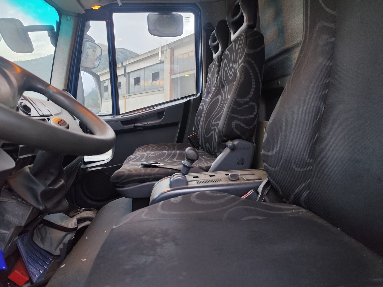 IVECO EUROCARGO 140E25 - 덤프트럭 : 사진 4 IVECO EUROCARGO 140E25 - 덤프트럭 : 사진 4