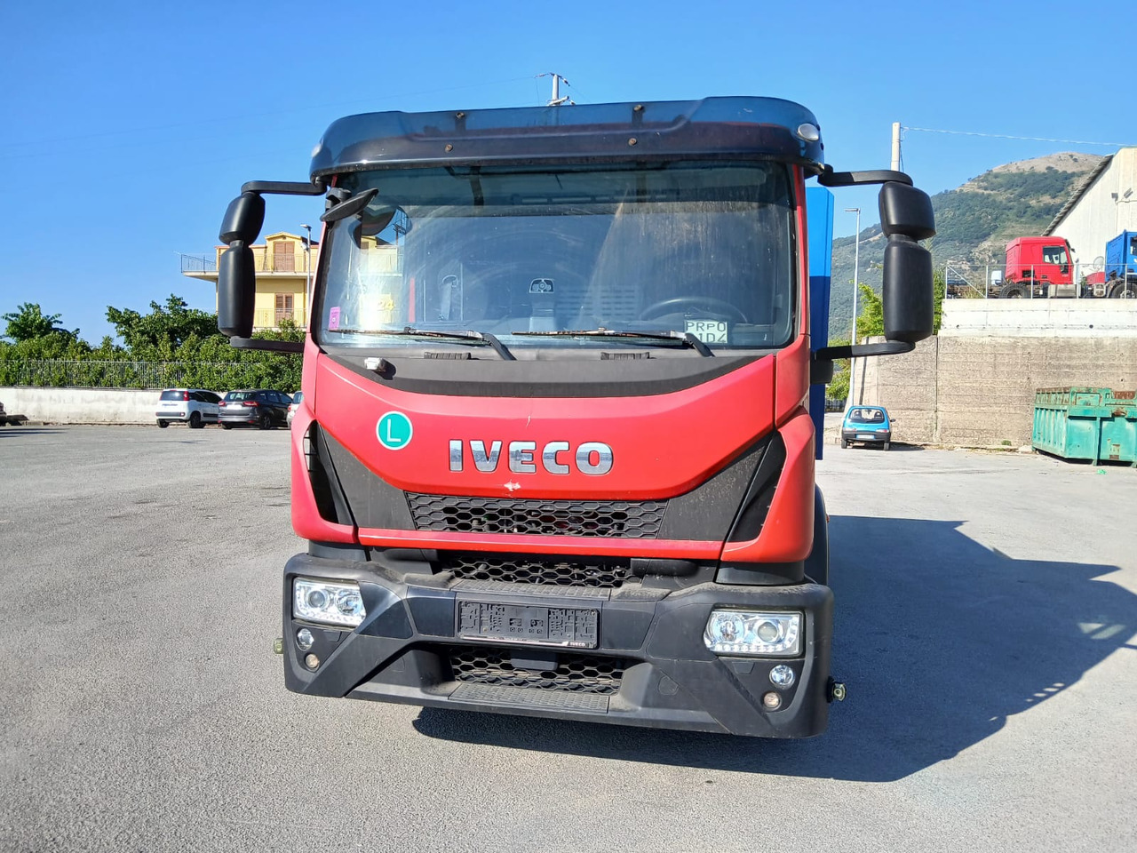 IVECO EUROCARGO 150-280 - 후크 리프트 트럭 : 사진 2 IVECO EUROCARGO 150-280 - 후크 리프트 트럭 : 사진 2