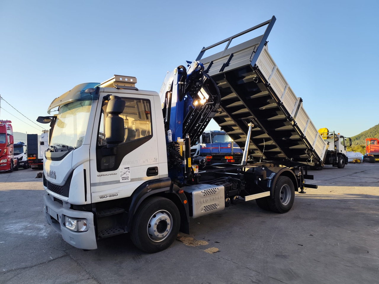 IVECO EUROCARGO 160-250 - 크레인 트럭, 덤프트럭 : 사진 1 IVECO EUROCARGO 160-250 - 크레인 트럭, 덤프트럭 : 사진 1