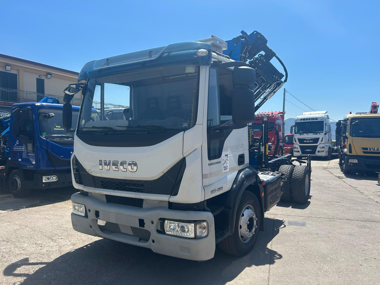 IVECO EUROCARGO 160-250 - 크레인 트럭 : 사진 1 IVECO EUROCARGO 160-250 - 크레인 트럭 : 사진 1