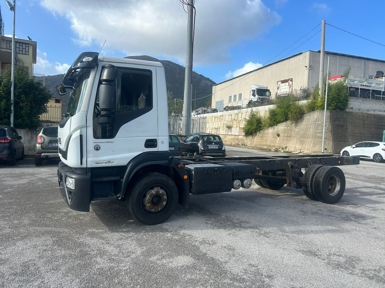 IVECO EUROCARGO 160-280 - 캡 새시 트럭, 크레인 트럭 : 사진 4 IVECO EUROCARGO 160-280 - 캡 새시 트럭, 크레인 트럭 : 사진 4