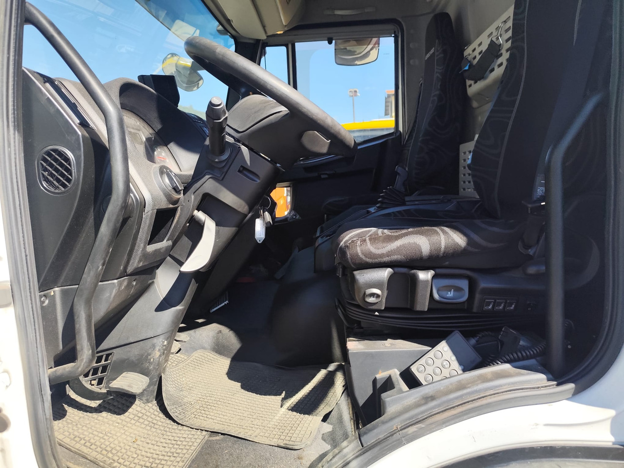 리스 IVECO EUROCARGO 160-280 IVECO EUROCARGO 160-280 : 사진 6