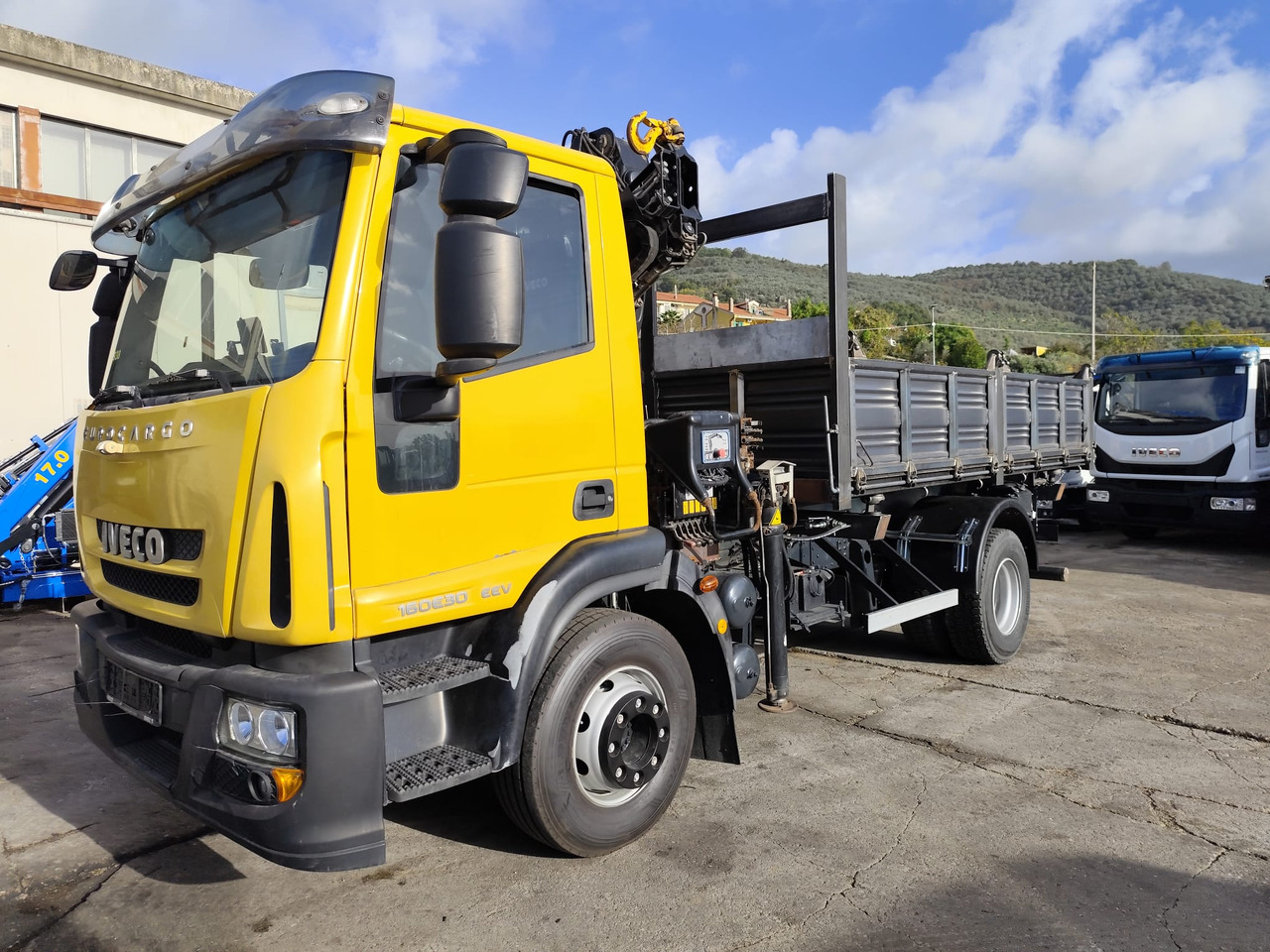IVECO EUROCARGO 160E30 - 크레인 트럭 : 사진 1 IVECO EUROCARGO 160E30 - 크레인 트럭 : 사진 1