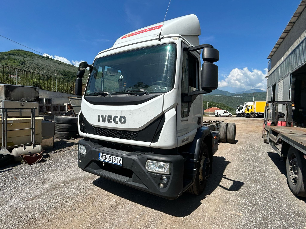 IVECO EUROCARGO 180-250 - 캡 새시 트럭, 크레인 트럭 : 사진 2 IVECO EUROCARGO 180-250 - 캡 새시 트럭, 크레인 트럭 : 사진 2