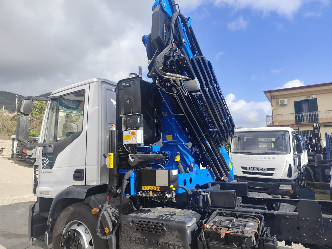 IVECO EUROCARGO 180-250 - 크레인 트럭, 크레인 트럭 : 사진 4 IVECO EUROCARGO 180-250 - 크레인 트럭, 크레인 트럭 : 사진 4