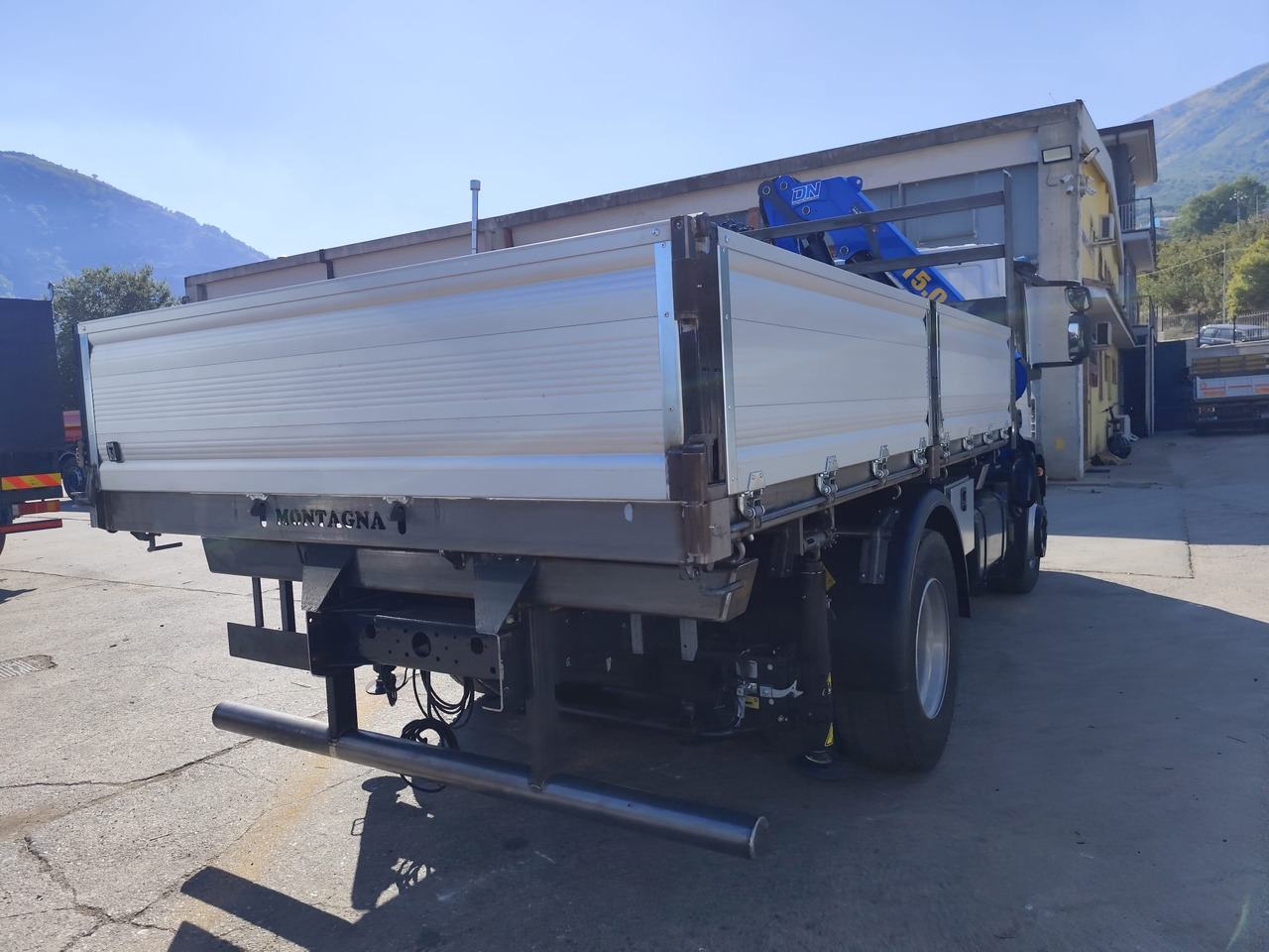 IVECO EUROCARGO 180-320 - 크레인 트럭 : 사진 5 IVECO EUROCARGO 180-320 - 크레인 트럭 : 사진 5