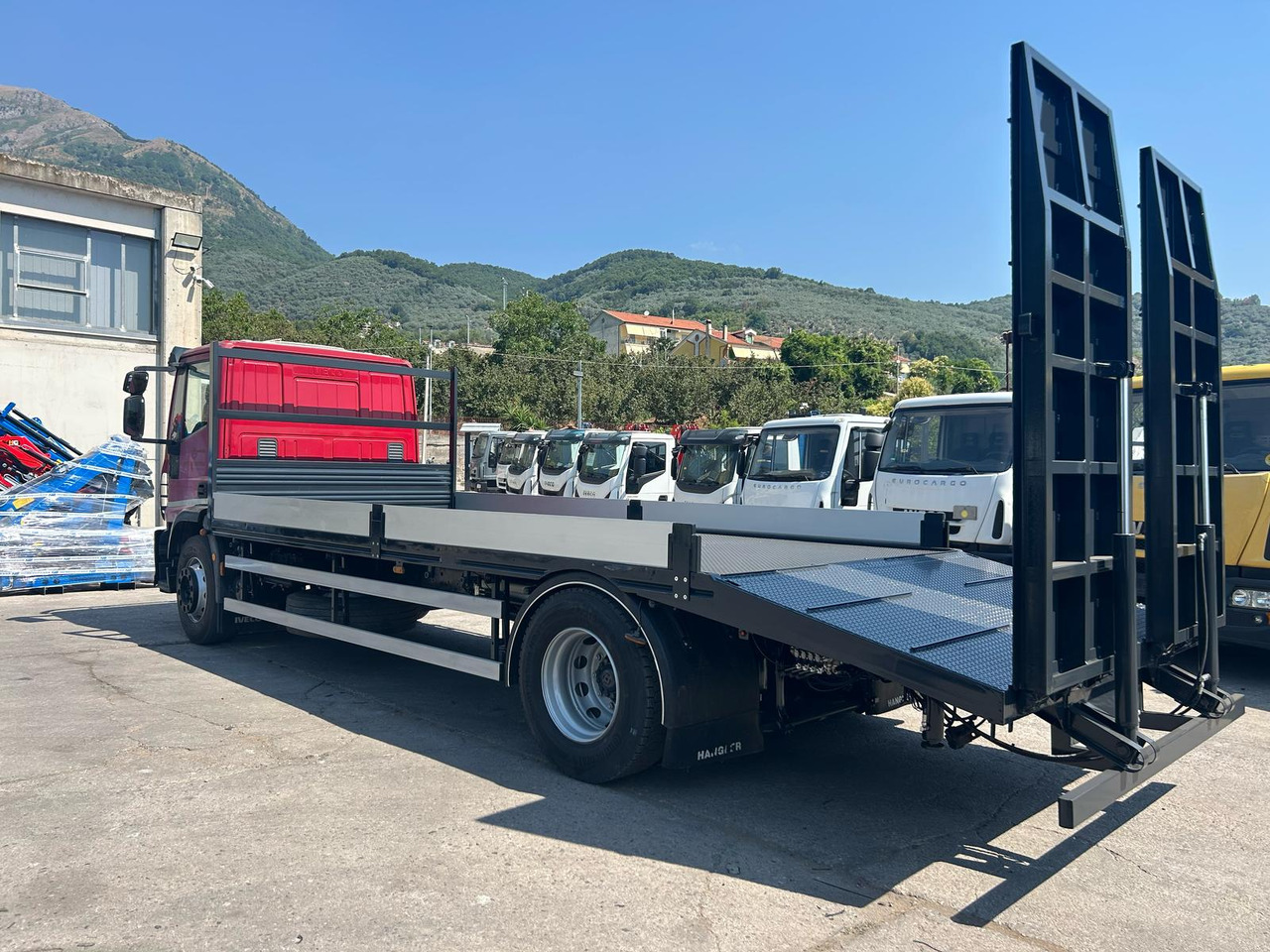 IVECO EUROCARGO 180E30 - 드롭사이드/ 플랫베드 트럭 : 사진 5 IVECO EUROCARGO 180E30 - 드롭사이드/ 플랫베드 트럭 : 사진 5