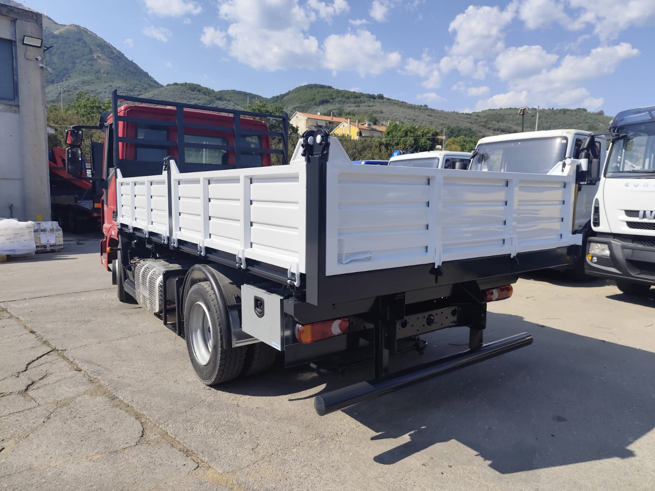 IVECO EUROCARGO 80-190 - 캡 새시 트럭 : 사진 5 IVECO EUROCARGO 80-190 - 캡 새시 트럭 : 사진 5