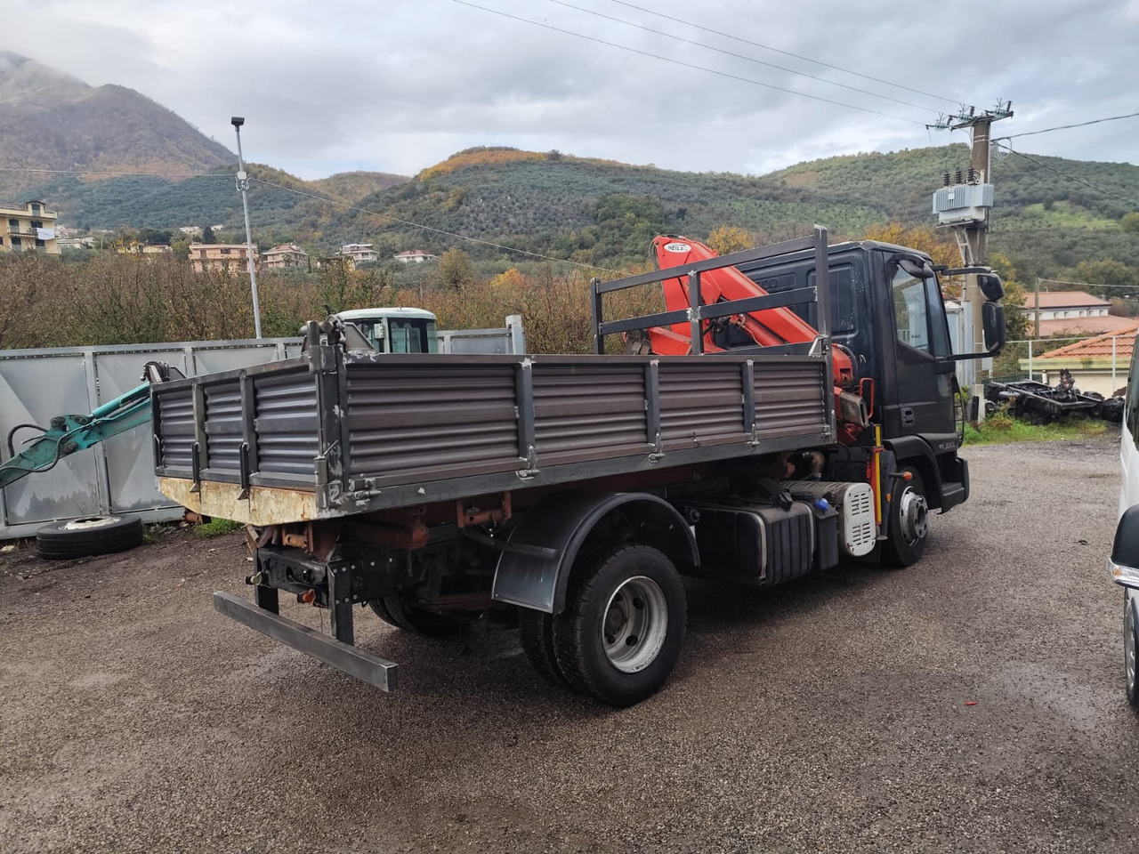 IVECO EUROCARGO 80E18 - 크레인 트럭, 덤프트럭 : 사진 2 IVECO EUROCARGO 80E18 - 크레인 트럭, 덤프트럭 : 사진 2