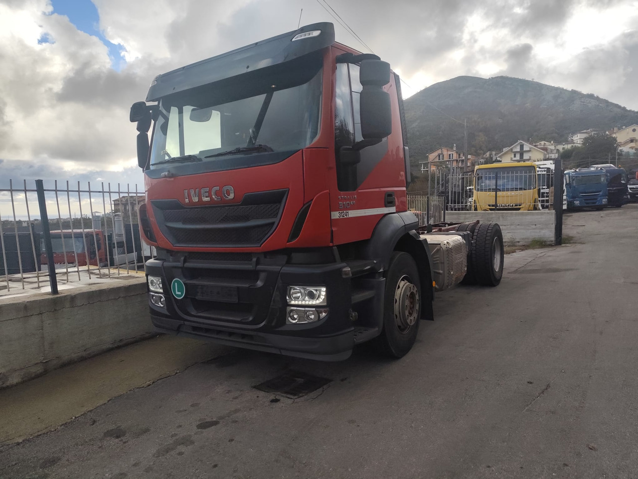 IVECO STRALIS 190S31 - 캡 새시 트럭 : 사진 1 IVECO STRALIS 190S31 - 캡 새시 트럭 : 사진 1