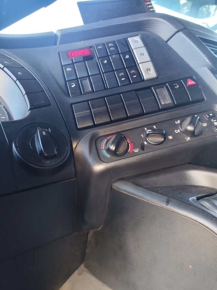 IVECO STRALIS 190S31 - 후크 리프트 트럭 : 사진 5 IVECO STRALIS 190S31 - 후크 리프트 트럭 : 사진 5