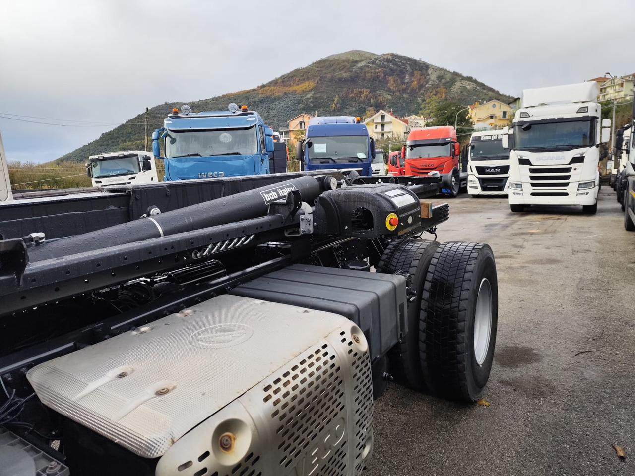 IVECO STRALIS 190S31 - 후크 리프트 트럭 : 사진 2 IVECO STRALIS 190S31 - 후크 리프트 트럭 : 사진 2