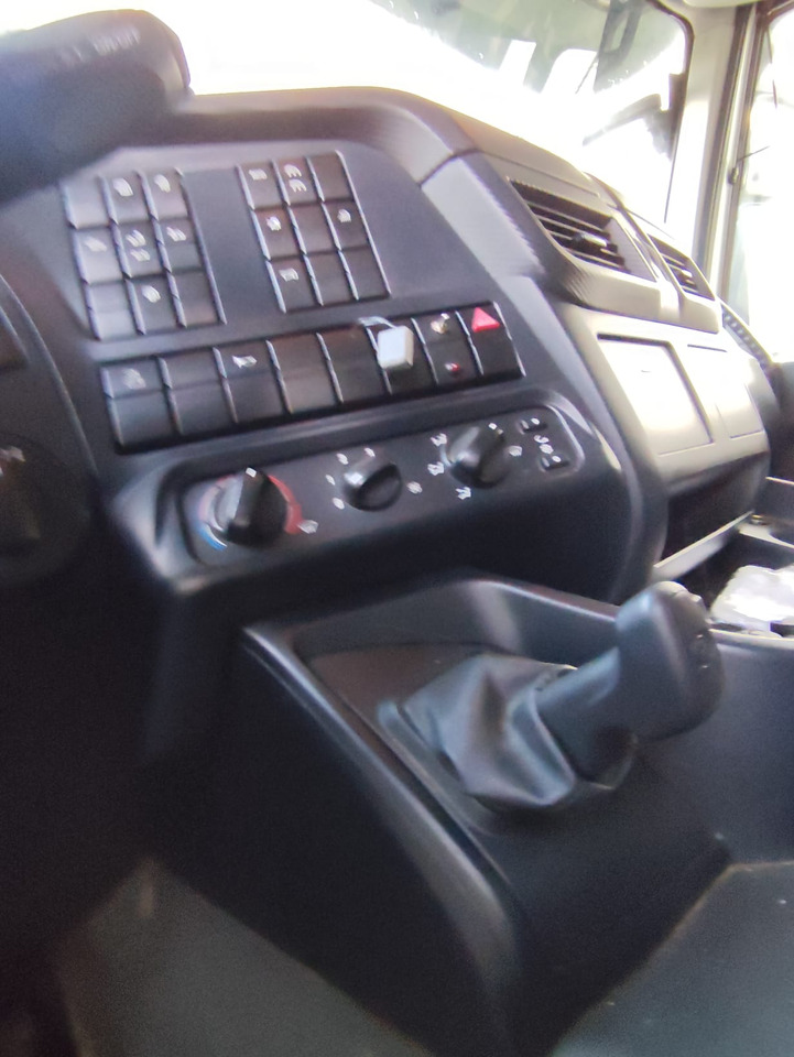 IVECO STRALIS AD 260S31 XP - 캡 새시 트럭 : 사진 2 IVECO STRALIS AD 260S31 XP - 캡 새시 트럭 : 사진 2