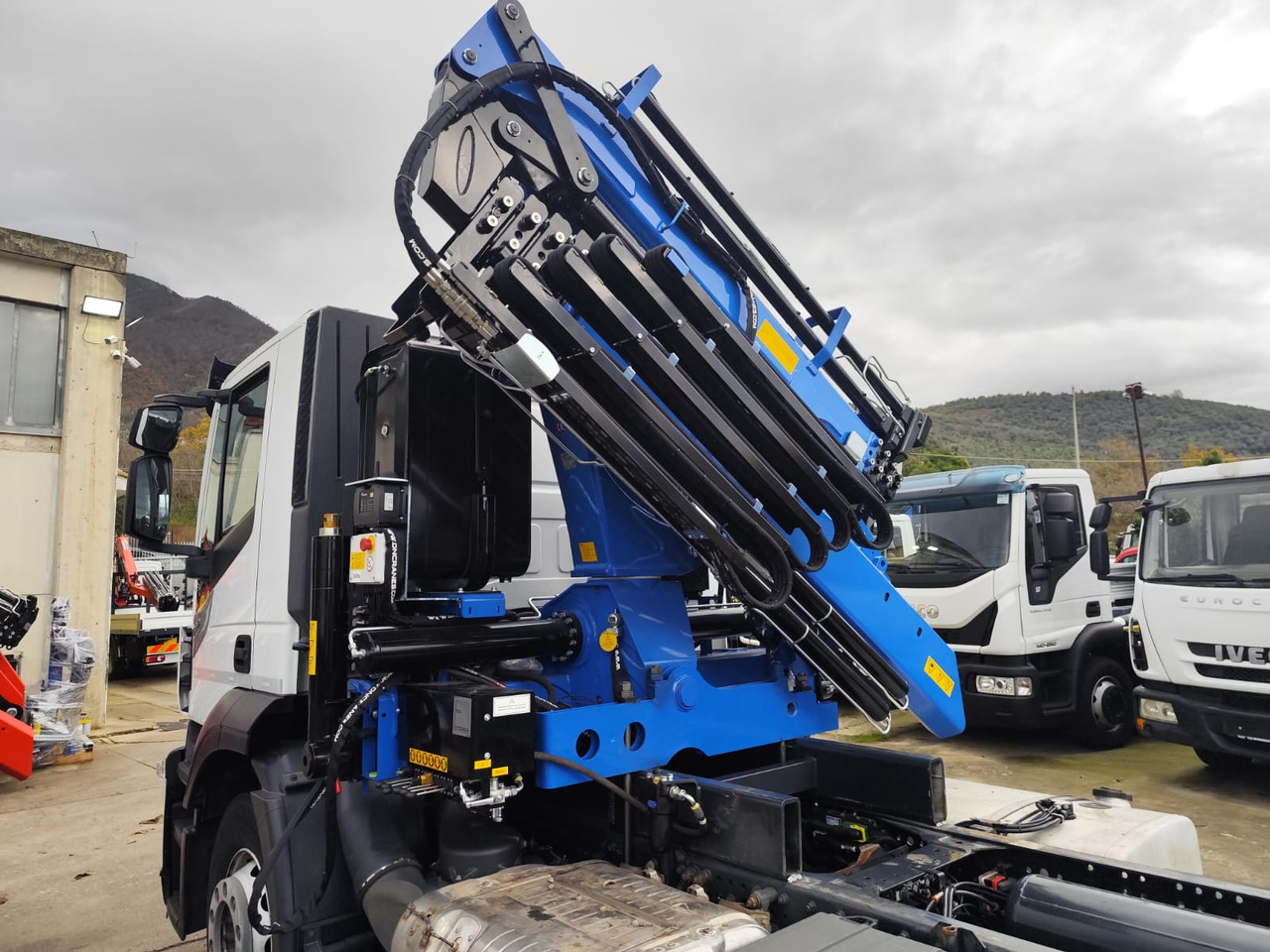 IVECO STRALIS AD 260S31 Y/P - 덤프트럭, 크레인 트럭 : 사진 4 IVECO STRALIS AD 260S31 Y/P - 덤프트럭, 크레인 트럭 : 사진 4