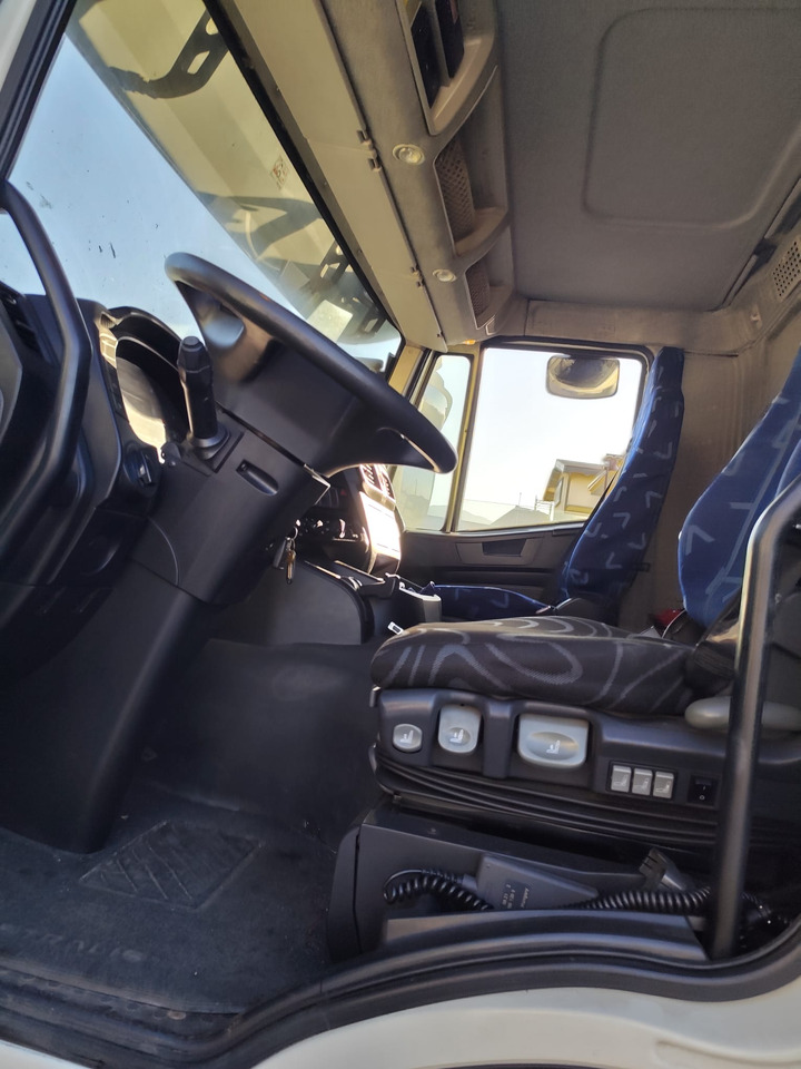 IVECO STRALIS AD 260S31 - 드롭사이드/ 플랫베드 트럭 : 사진 2 IVECO STRALIS AD 260S31 - 드롭사이드/ 플랫베드 트럭 : 사진 2